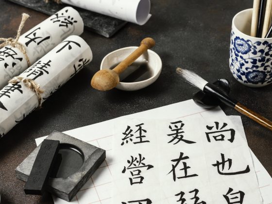 asortyment obiektow chinskiego atramentu o wysokim kacie
